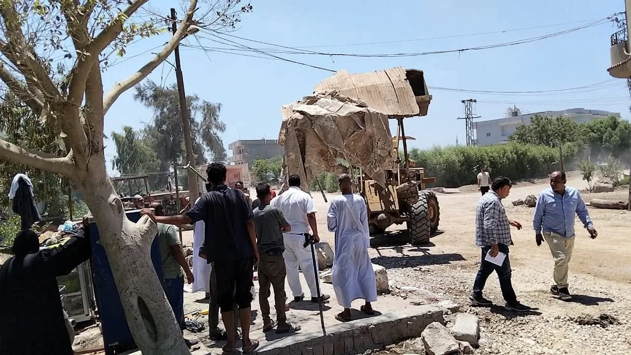 الشرقية تواصل مساعيها لاستعادة ممتلكات الدولة ومكافحة البناء العشوائي في الموجة 26 الشرقية تواصل مساعيها لاستعادة ممتلكات الدولة ومكافحة البناء العشوائي في الموجة 26