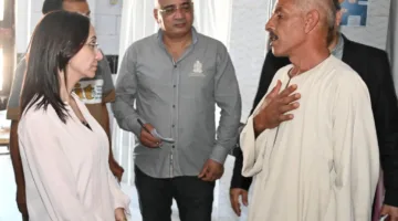 محافظ البحيرة يزور مستشفى شبراخيت المركزي ويلتقي بعدد من المرضى والزوار