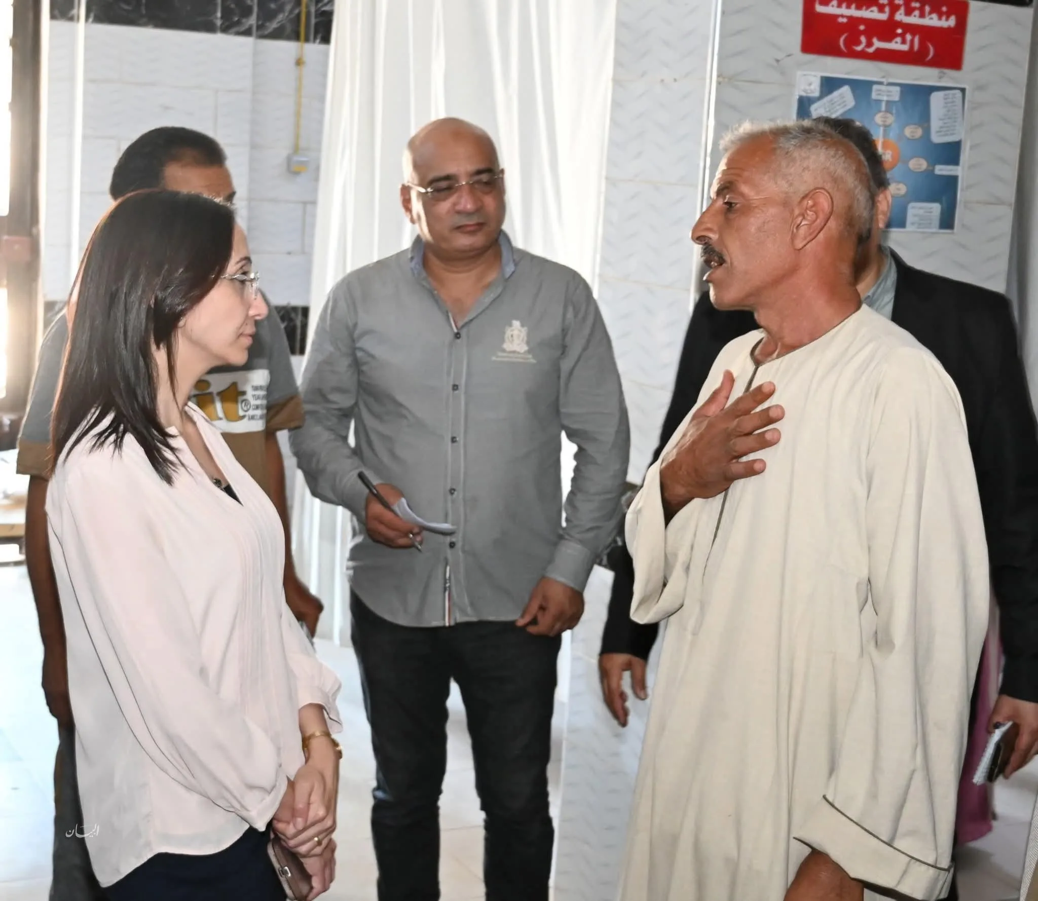 محافظ البحيرة يزور مستشفى شبراخيت المركزي ويلتقي بعدد من المرضى والزوار محافظ البحيرة يزور مستشفى شبراخيت المركزي ويلتقي بعدد من المرضى والزوار