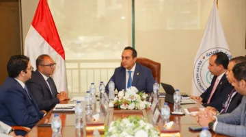 اجتماع رئيس هيئة الرعاية الصحية مع ممثلي شركتي بيوميريوكس مصر وحلول هاي فينس