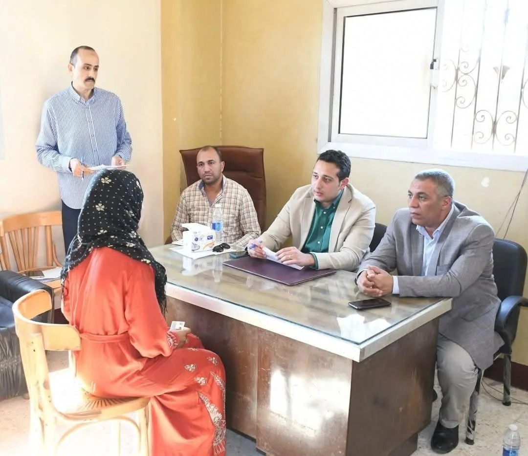 تنفيذي الفيوم يقوم برصد شكاوى المواطنين ميدانيًا ويسعى لإيجاد حلول فورية في جميع المراكز. تنفيذي الفيوم يقوم برصد شكاوى المواطنين ميدانيًا ويسعى لإيجاد حلول فورية في جميع المراكز.