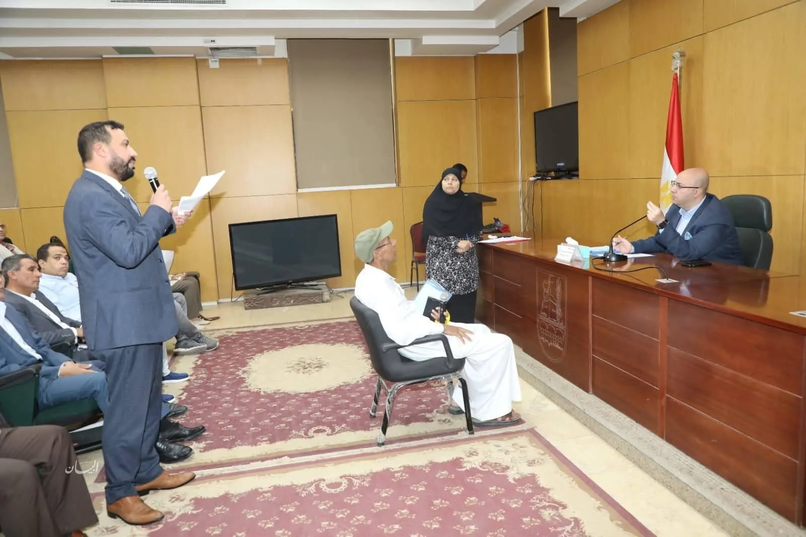 لقاء أسبوعي مع سكان بني سويف من قبل المحافظ لقاء أسبوعي مع سكان بني سويف من قبل المحافظ