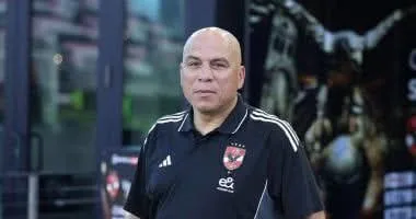 محمد يوسف، المدير الرياضي للنادي الأهلي، يجري اجتماعات مكثفة مع الشناوي بشأن اللائحة الجديدة للموسم. محمد يوسف، المدير الرياضي للنادي الأهلي، يجري اجتماعات مكثفة مع الشناوي بشأن اللائحة الجديدة للموسم.