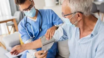 جامعة قناة السويس تُقيم قافلة طبية مجانية بالتعاون مع إدارة تعليم الكبار في السويس