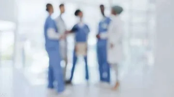 مسن في السبعينات من عمره يستعيد الوعي بعد نصف ساعة من وفاته.