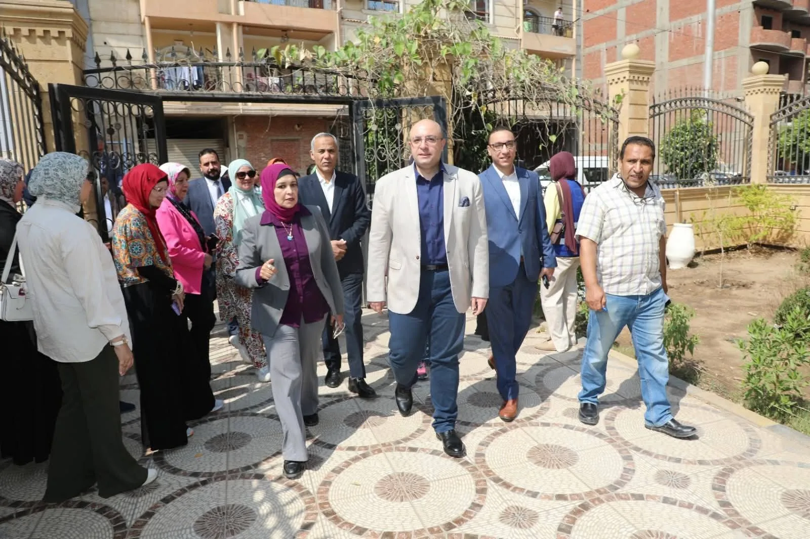 محافظ بني سويف يطلع على تقدم العمل في العيادة المتنقلة ضمن حملة “100 يوم صحة” محافظ بني سويف يطلع على تقدم العمل في العيادة المتنقلة ضمن حملة “100 يوم صحة”