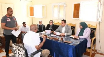 نائب المحافظ يلتقي بالمواطنين في قرية أبوكساه بمركز أبشواي لتقديم الخدمات لهم