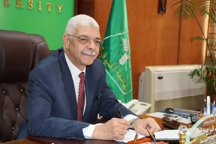 رئيس جامعة المنوفية ينظم اجتماع مجلس العمداء عبر الإنترنت رئيس جامعة المنوفية ينظم اجتماع مجلس العمداء عبر الإنترنت