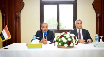 وزير الخارجية والهجرة يجتمع مع أفراد الجالية المصرية في نيجيريا