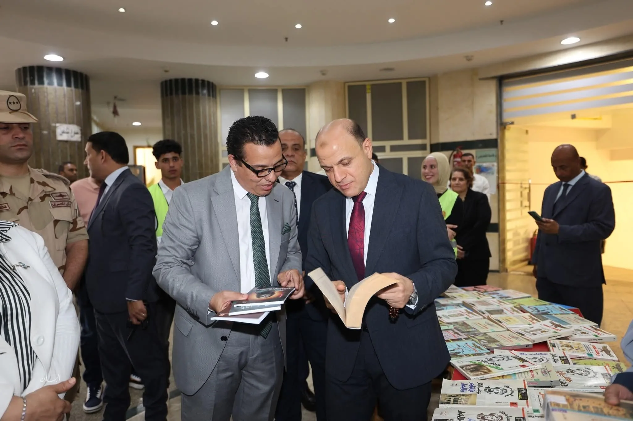 محافظ كفر الشيخ يزور معرض الكتاب بالمركز الثقافي خلال احتفالات ذكرى ثورة 23 يوليو محافظ كفر الشيخ يزور معرض الكتاب بالمركز الثقافي خلال احتفالات ذكرى ثورة 23 يوليو