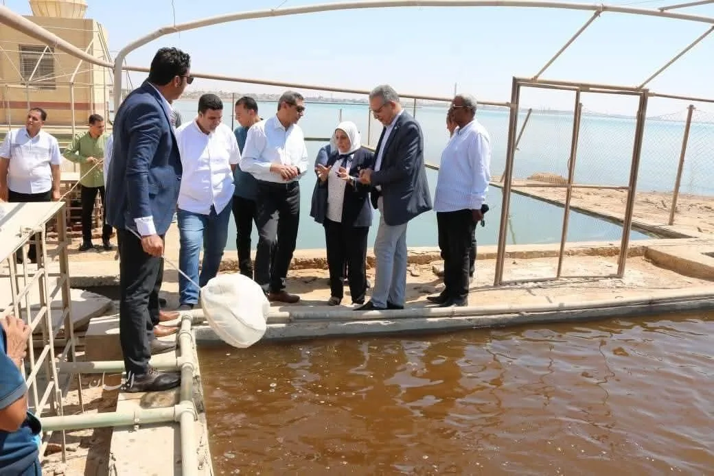 محافظ السويس يقوم بجولة تفقدية في المعهد القومي لعلوم البحار والمصايد بحي عتاقة محافظ السويس يقوم بجولة تفقدية في المعهد القومي لعلوم البحار والمصايد بحي عتاقة