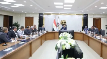 وزير قطاع الأعمال العام يلتقي بمجلس إدارة شركة النصر للإسكان والتعمير بتشكيلها الجديد