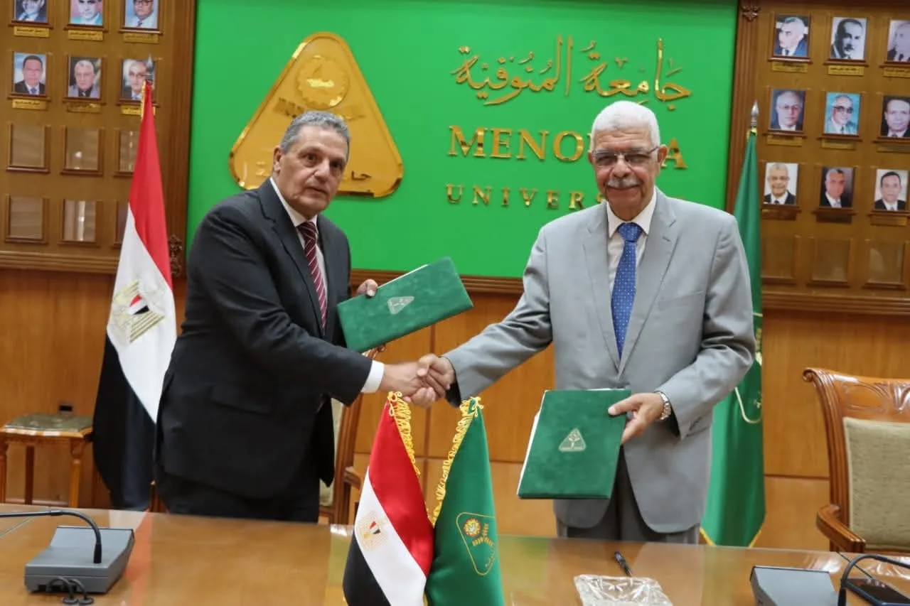 رئيس جامعة المنوفية يبرم اتفاقية لدعم المستشفيات والمراكز الصحية رئيس جامعة المنوفية يبرم اتفاقية لدعم المستشفيات والمراكز الصحية