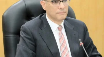 محافظ الجيزة يراقب التحضيرات لانتخابات مجلس الشيوخ في الاجتماع التنفيذي