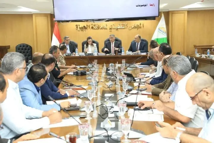 استجابة ٩٩.٣٪ من شكاوى المواطنين وتحقيق ١٠٠٪ من الحلول في بعض الأحياء والمديريات بالجيزة. استجابة ٩٩.٣٪ من شكاوى المواطنين وتحقيق ١٠٠٪ من الحلول في بعض الأحياء والمديريات بالجيزة.