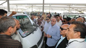 محافظ بني سويف يزور موقف المحافظات تحت محور عدلي منصور