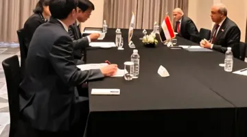 وزير الطيران المدني يلتقي بمسؤولين من قطاع الطيران الكوري لاستكشاف سبل التعاون المشتركة