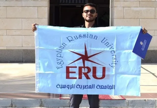 وزير التعليم العالي يكرم طلاب الجامعة المصرية الروسية لحصولهم على المركز الأول وزير التعليم العالي يكرم طلاب الجامعة المصرية الروسية لحصولهم على المركز الأول