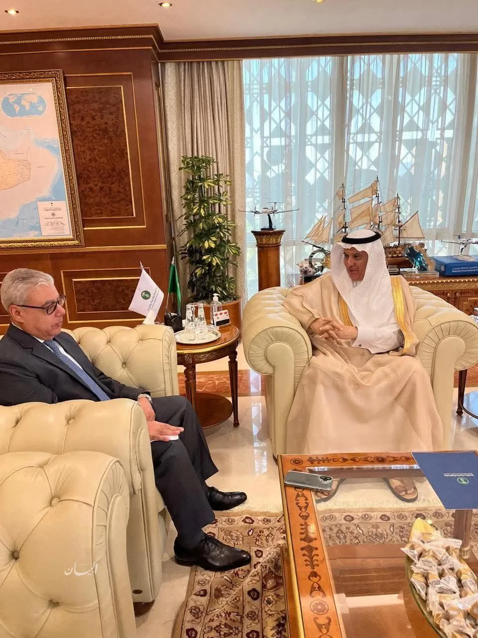 السفير المصري في الرياض يجتمع مع وزير البيئة والمياه والزراعة السعودي السفير المصري في الرياض يجتمع مع وزير البيئة والمياه والزراعة السعودي
