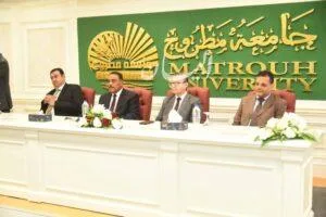 احتفاء رئيس جامعة مطروح بمناسبة بلوغه سن التقاعد واستعراض إنجازاته خلال فترة ولايته