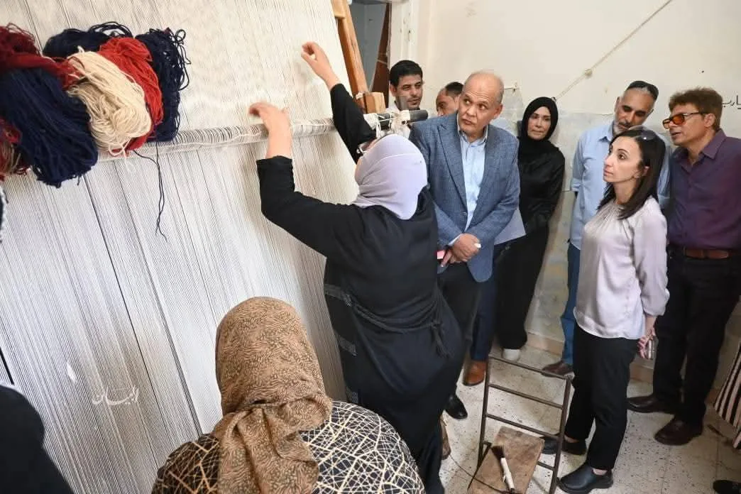 محافظ البحيرة يتفقد مشروع ومعرض السجاد اليدوي في رشيد محافظ البحيرة يتفقد مشروع ومعرض السجاد اليدوي في رشيد