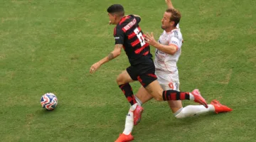 فلامنجو يهنئ لاعبه بعد انتقاله إلى النصر