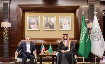 وزير الدفاع السعودي ووزير الخارجية الإيراني يناقشان تعزيز الاستقرار على الصعيدين الإقليمي والدولي وزير الدفاع السعودي ووزير الخارجية الإيراني يناقشان تعزيز الاستقرار على الصعيدين الإقليمي والدولي