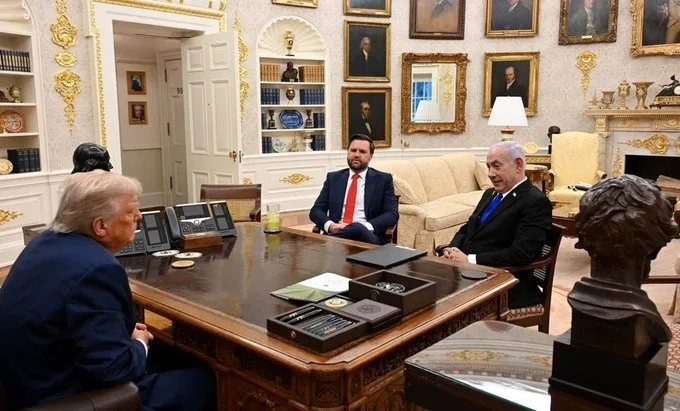 في اجتماعه الثاني مع ترامب، نتنياهو يعترف بخسائر إسرائيل في غزة: دفعنا ثمنًا باهظًا بفقدان أفضل شبابنا. في اجتماعه الثاني مع ترامب، نتنياهو يعترف بخسائر إسرائيل في غزة: دفعنا ثمنًا باهظًا بفقدان أفضل شبابنا.