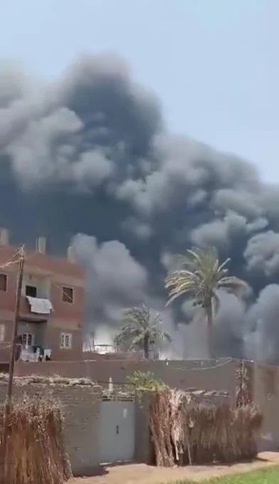 حريق يندلع في مصنع بالبدرشين والجهات المختصة تتدخل للسيطرة عليه حريق يندلع في مصنع بالبدرشين والجهات المختصة تتدخل للسيطرة عليه