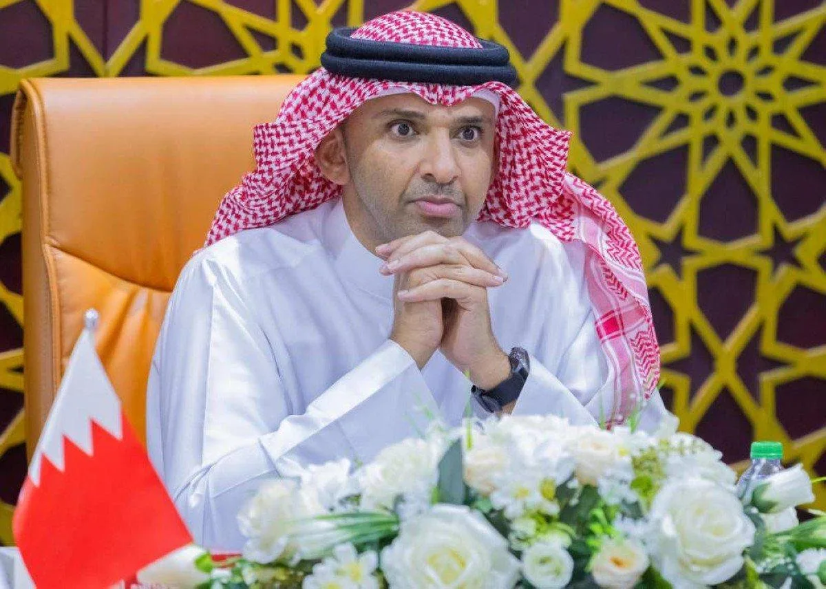 علي بن خليفة يُنتخب رئيسًا لاتحاد كرة القدم البحريني بالتزكية.. ووجوه شابة تنافس على عضوية المجلس الإداري علي بن خليفة يُنتخب رئيسًا لاتحاد كرة القدم البحريني بالتزكية.. ووجوه شابة تنافس على عضوية المجلس الإداري