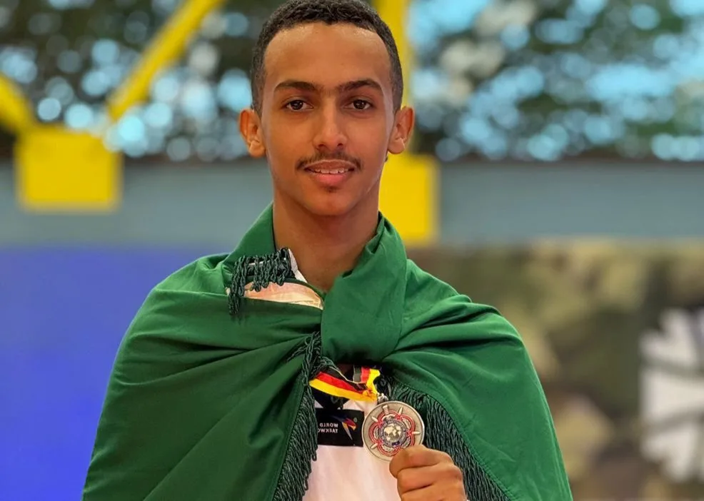 البطل السعودي رياض حمدي يحصد الميدالية الفضية في بطولة العالم للتايكواندو العسكري.. والمنتخب يحتل المركز الثالث عالميًا