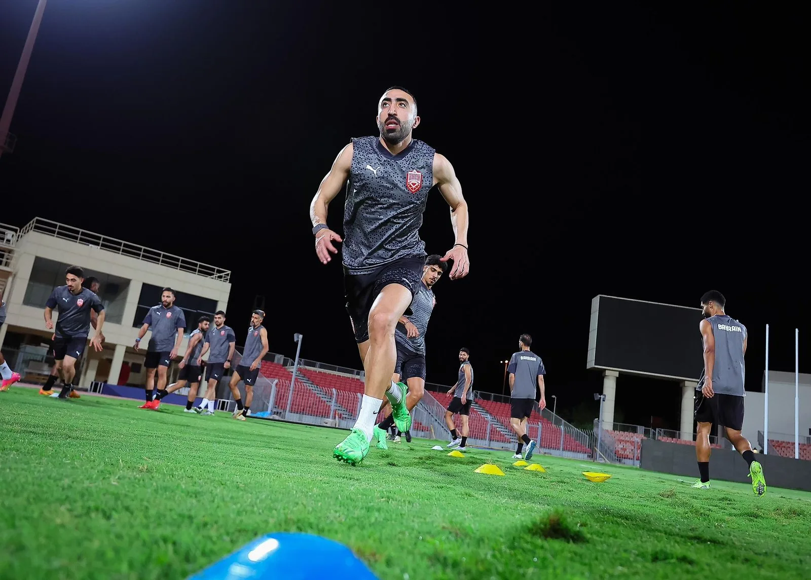 منتخب البحرين يتوجه إلى ماريبور لإجراء معسكر تدريبي تحضيرًا للمنافسات المقبلة. منتخب البحرين يتوجه إلى ماريبور لإجراء معسكر تدريبي تحضيرًا للمنافسات المقبلة.