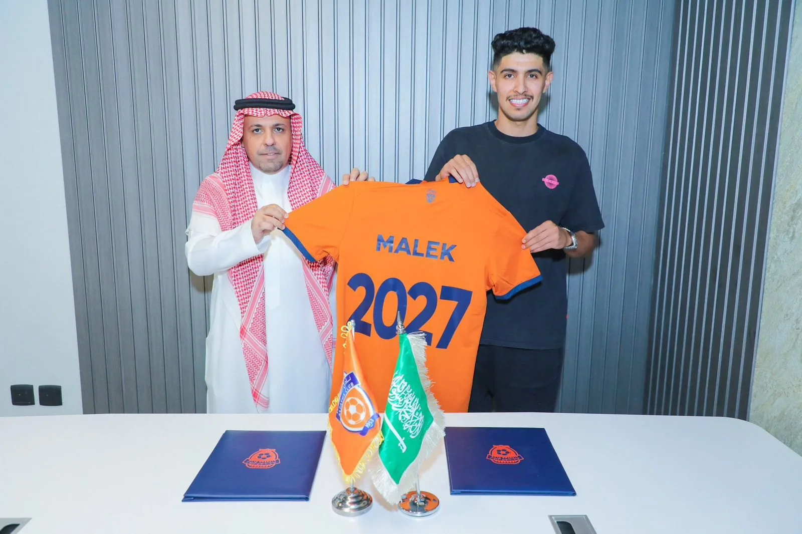 تعاقد جديد يضمن استمرار العبدالمنعم مع نادي الفيحاء