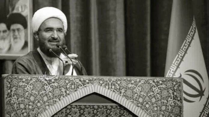 سنة من هيمنة الفشل الاقتصادي والفساد: دراسة أداء حكومة بزشكيان في إطار النظام الإيراني القمعي