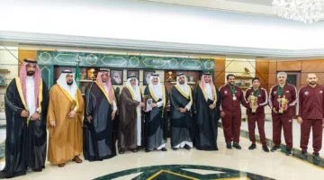 سمو أمير المنطقة الشرقية يلتقي بأعضاء نادي الصم في المنطقة الشرقية