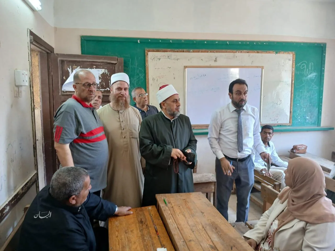 الجنيدي والجمال يواصلان تنظيم عملية تقييم درجات امتحانات الشهادة الثانوية الجنيدي والجمال يواصلان تنظيم عملية تقييم درجات امتحانات الشهادة الثانوية