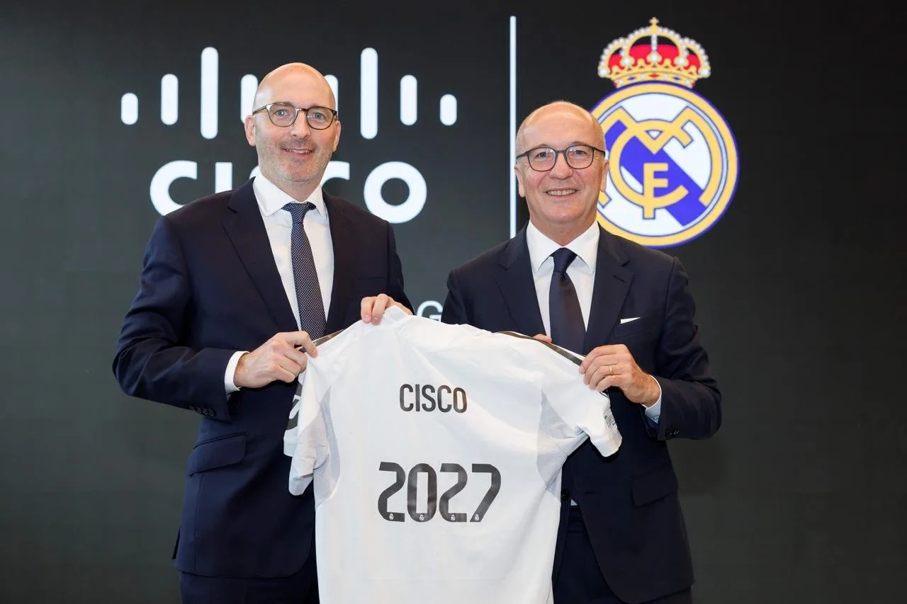 سيسكو وريال مدريد تعززان تعاونهن لإعادة تصور الابتكار الرياضي من خلال الذكاء الاصطناعي والتواصل. سيسكو وريال مدريد تعززان تعاونهن لإعادة تصور الابتكار الرياضي من خلال الذكاء الاصطناعي والتواصل.
