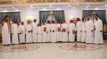 الإعلامي قحيصان الهاجري يحتفل بزميله ياسر الهزيم عقب recovery.