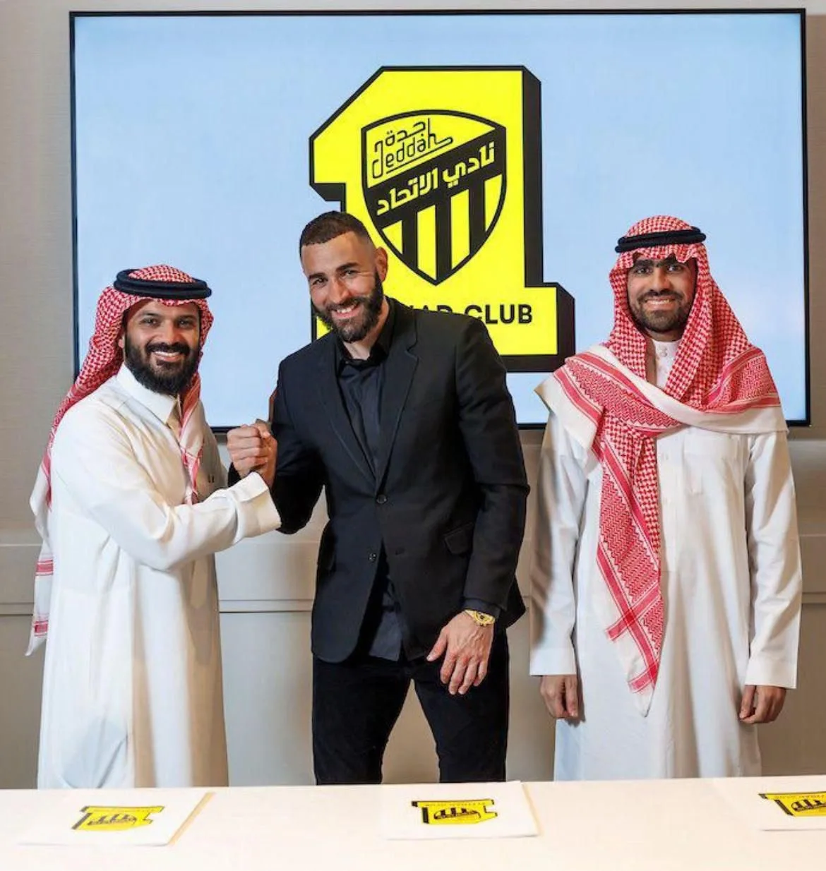 بنزيما يؤيد أنمار الحائلي في انتخابات الاتحاد بقوله: “بدأنا هذا معًا”