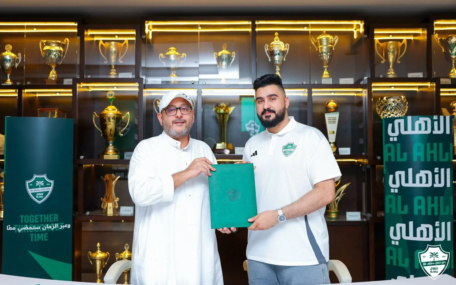 الأهلي يعزز فريق كرة اليد بثلاثة لاعبين من الخليج