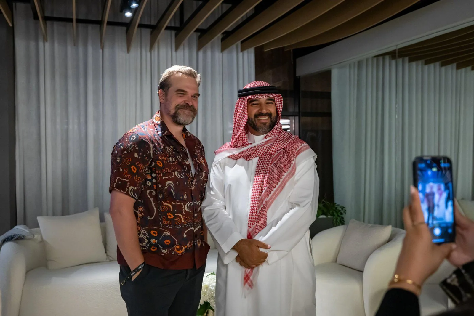 نجم هوليوود ديفيد هاربر يتحدث من الرياض: كأس العالم للألعاب الإلكترونية يتجاوز التوقعات… وتنظيم يثير إعجاب الجميع. نجم هوليوود ديفيد هاربر يتحدث من الرياض: كأس العالم للألعاب الإلكترونية يتجاوز التوقعات… وتنظيم يثير إعجاب الجميع.