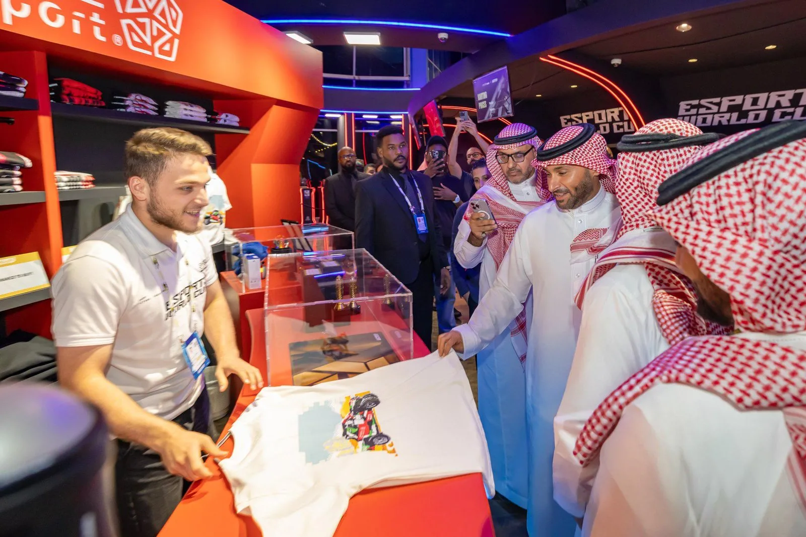 أحداث بطولة العالم للألعاب الإلكترونية 2025 تستقطب النجوم والمشاهير من جميع أنحاء المعمورة