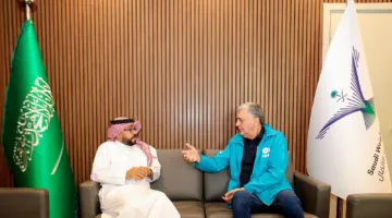الحربي يناقش مع الأمين العام للاتحاد الدولي سبل تعزيز رياضة رفع الأثقال في آسيا