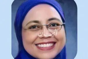 جامعة القاهرة تهنئ الدكتورة لبنى فريد على اختيار القيادة السياسية لها كأول امرأة تتولى عمادة كلية التجارة