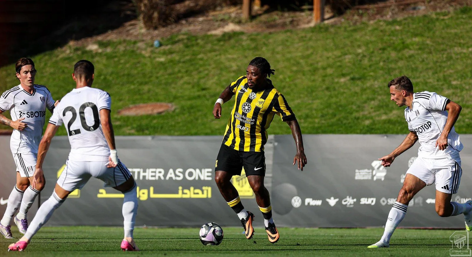 الاتحاد يتعرض لهزيمة ودية أمام فولهام الإنجليزي برباعية وسط مخاوف جماهيرية الاتحاد يتعرض لهزيمة ودية أمام فولهام الإنجليزي برباعية وسط مخاوف جماهيرية