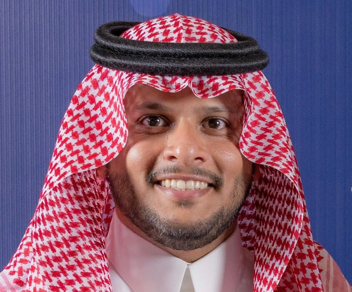 ناصر الشهري يحصل على درجة الماجستير بتفوق في الإعلام والعلاقات العامة من الجامعة الأهلية في البحرين.