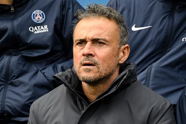 لويس إنريكي: أُعجب ببرشلونة، لكن ريال مدريد هو الأبرز عالميًا. لويس إنريكي: أُعجب ببرشلونة، لكن ريال مدريد هو الأبرز عالميًا.