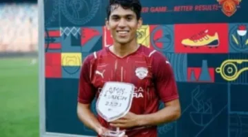 استعداداً لانضمامه للأهلي.. سيراميكا يعلن مغادرة محمد شكري