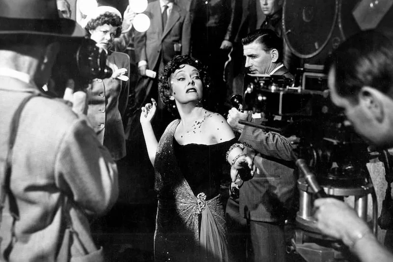 سينما التألق: الصراع بين السعي للتميز وقلق الإهمال سينما التألق: الصراع بين السعي للتميز وقلق الإهمال