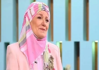 مشيرة إسماعيل: والدتي نجت من التهجير في كريت وانتقلت إلى الإسكندرية.. ووالدي توفي حين كنت في التاسعة من عمري. مشيرة إسماعيل: والدتي نجت من التهجير في كريت وانتقلت إلى الإسكندرية.. ووالدي توفي حين كنت في التاسعة من عمري.